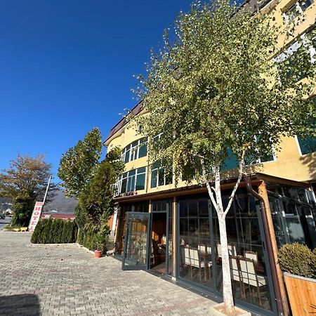 Hotel Yal Restaurant Tetovo Kültér fotó
