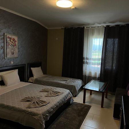 Hotel Yal Restaurant Tetovo Kültér fotó