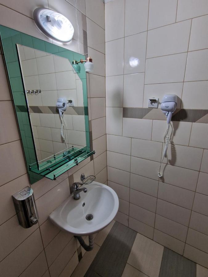 Hotel Yal Restaurant Tetovo Kültér fotó