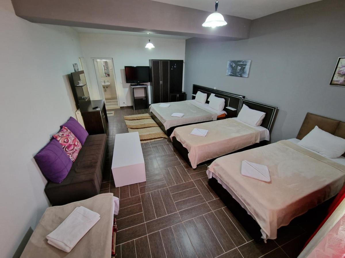 Hotel Yal Restaurant Tetovo Kültér fotó