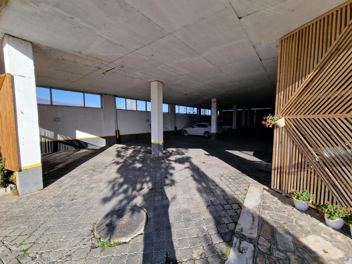 Hotel Yal Restaurant Tetovo Kültér fotó