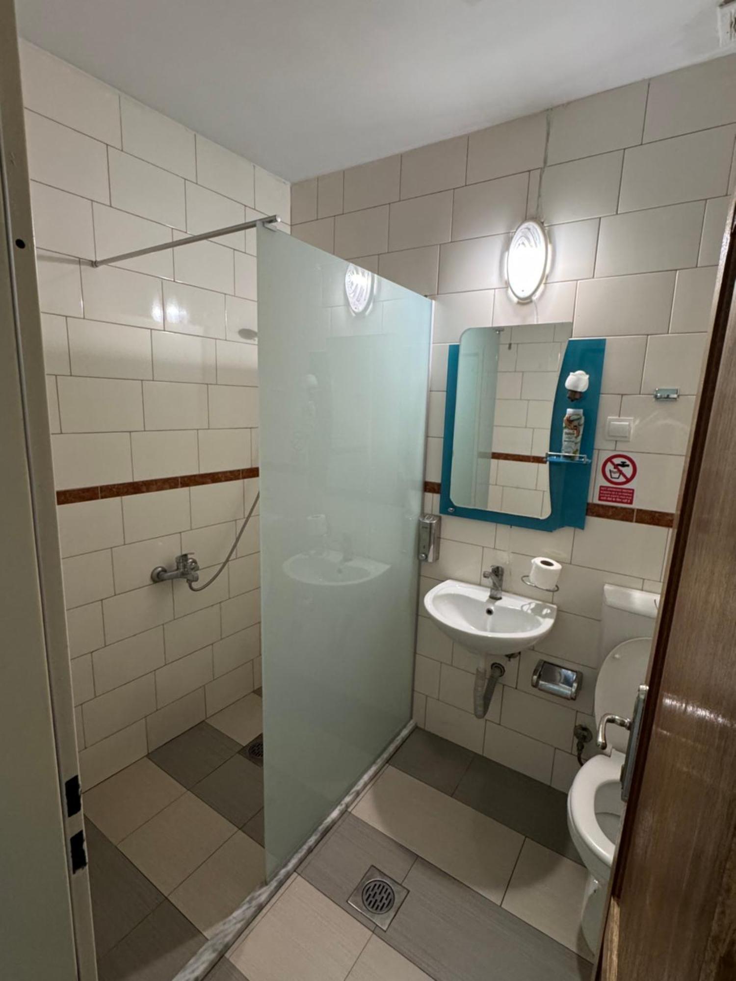 Hotel Yal Restaurant Tetovo Kültér fotó
