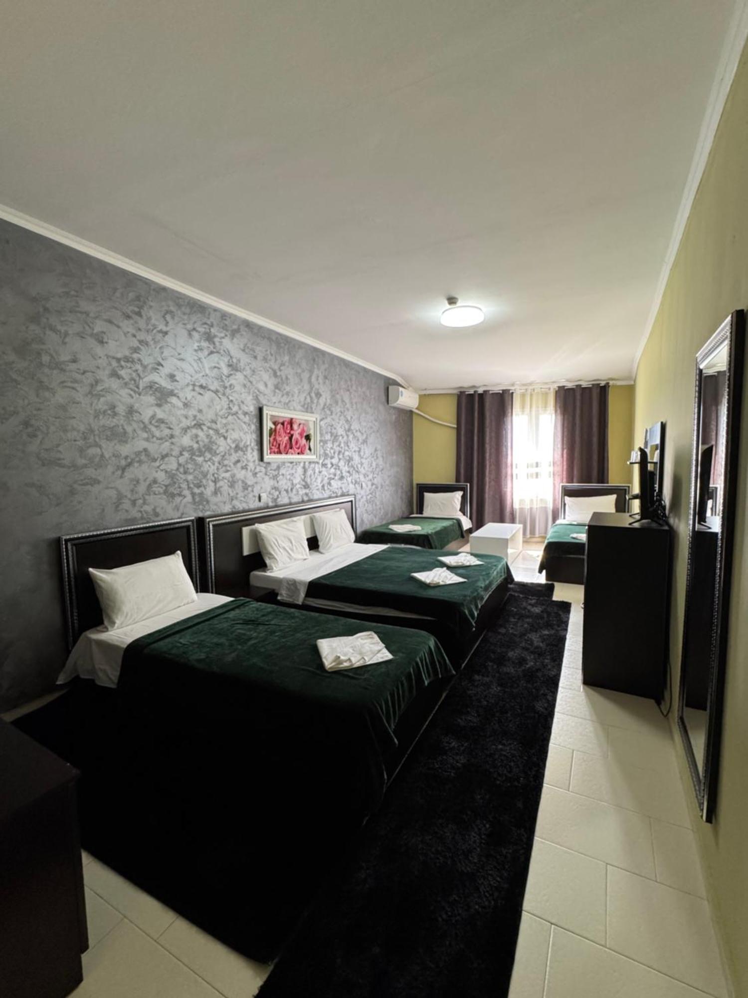Hotel Yal Restaurant Tetovo Kültér fotó
