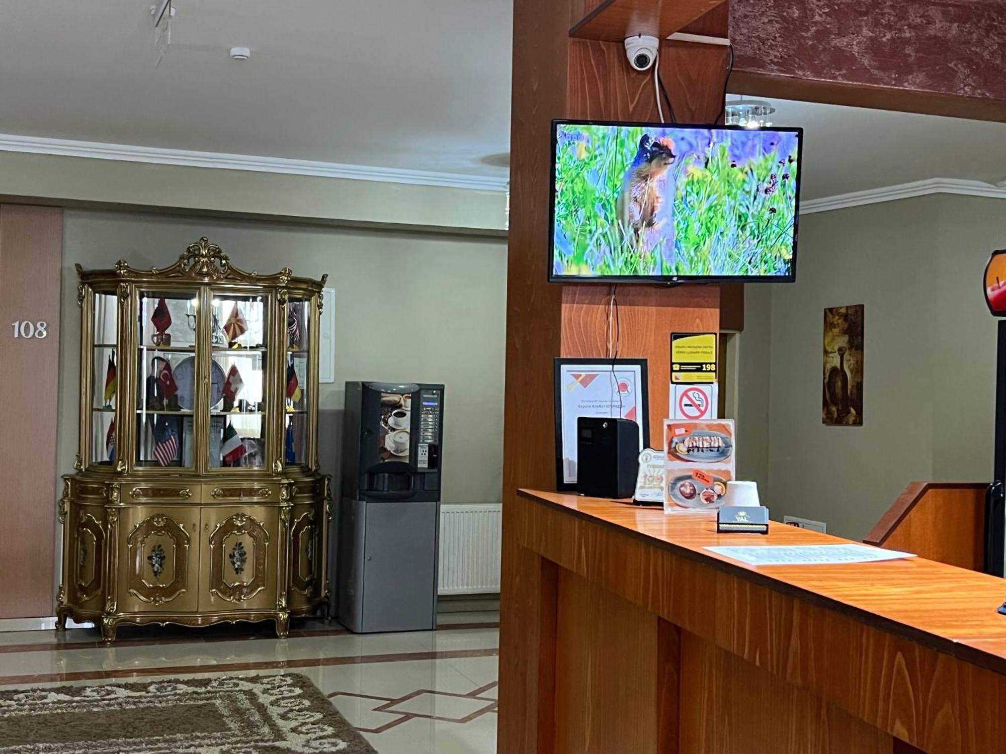 Hotel Yal Restaurant Tetovo Kültér fotó