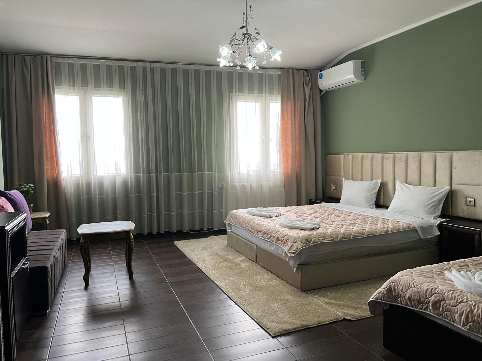 Hotel Yal Restaurant Tetovo Kültér fotó