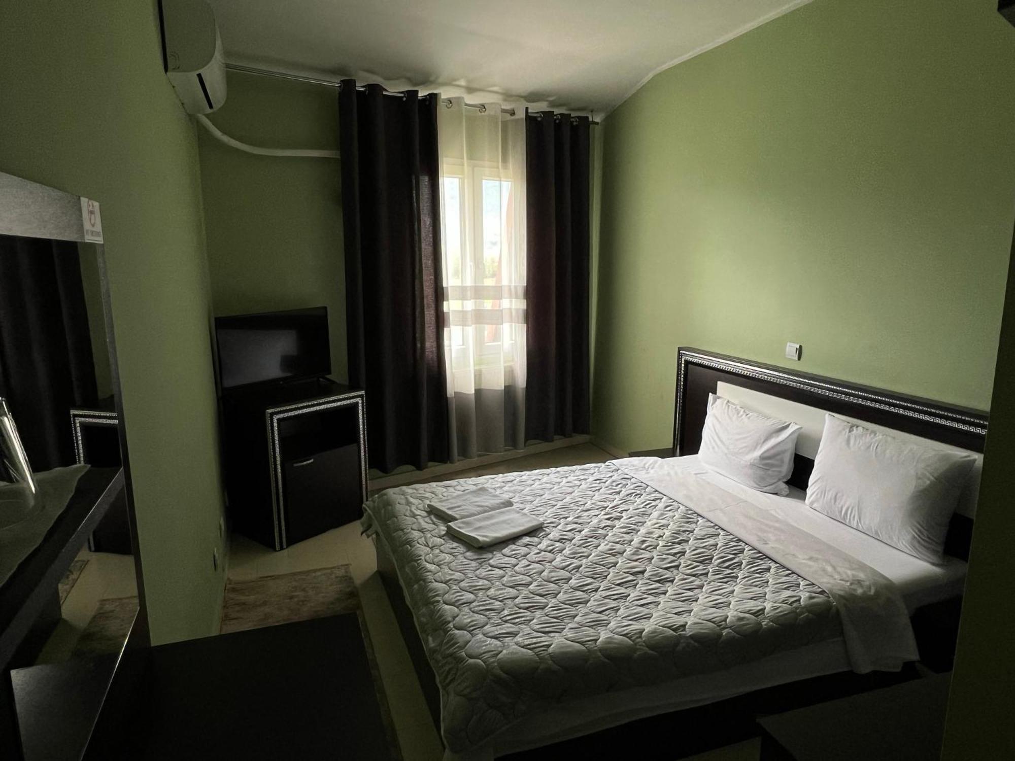 Hotel Yal Restaurant Tetovo Kültér fotó